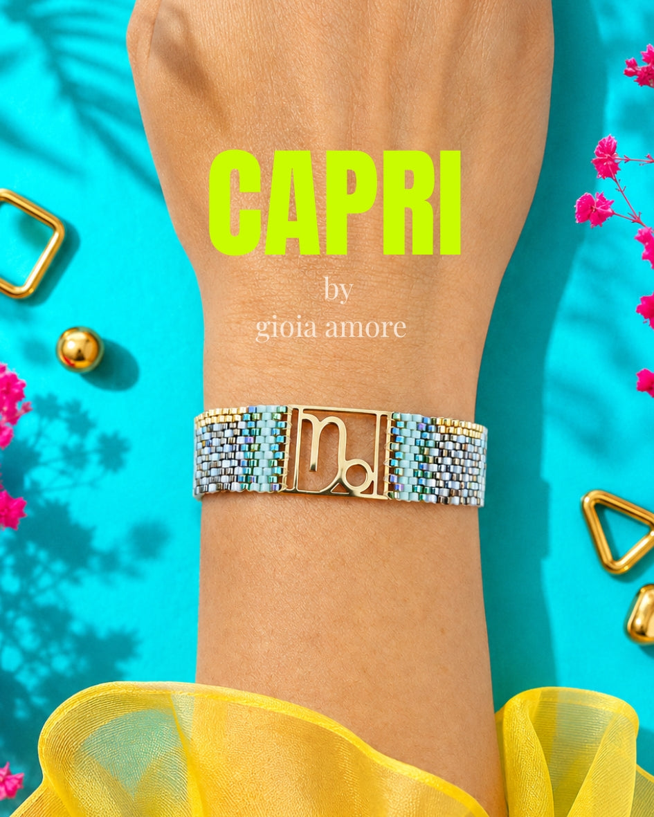 Brătară Miyuki personalizată CAPRI, în nuante de verde mentă, alb, metalic și auriu, purtată la încheietură